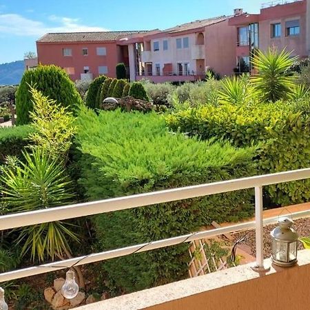 Chambre Lit 2 Personnes Dans Appartement Du Logeur Mandelieu La Napoule Luaran gambar