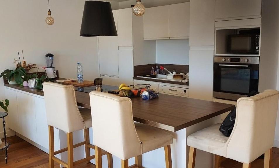 Chambre Lit 2 Personnes Dans Appartement Du Logeur Mandelieu La Napoule Luaran gambar