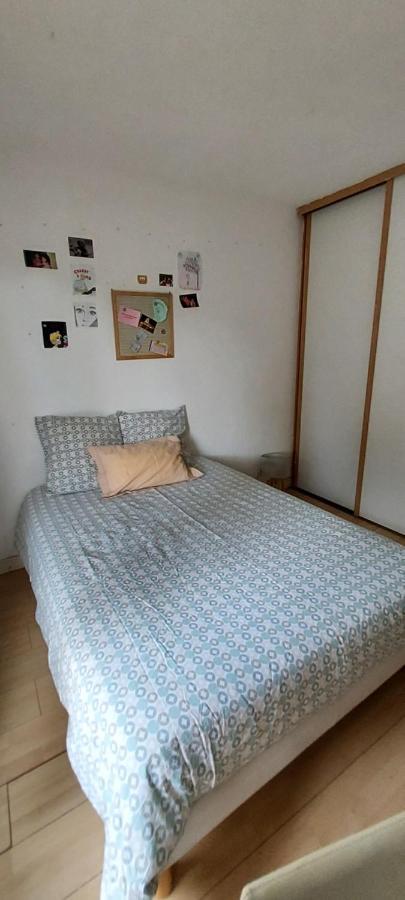 Chambre Lit 2 Personnes Dans Appartement Du Logeur Mandelieu La Napoule Luaran gambar